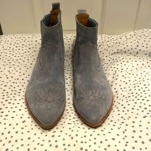Like new blue suede booties